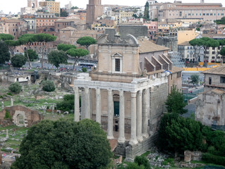 Fototapeta na wymiar Foro Romano, en la ciudad de Roma.