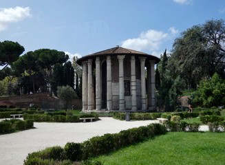 Fototapeta na wymiar Templo de Vesta en Roma.