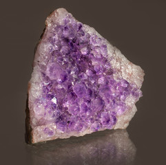 close up on quartz stone amethyst mineral