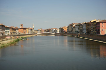 Fototapeta na wymiar Arno River with Middle Bridge
