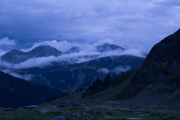 nubes monta&ntilde;a