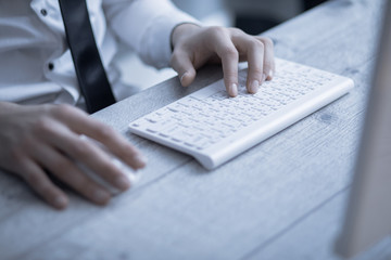Obraz na płótnie Canvas man hand computer keyboard