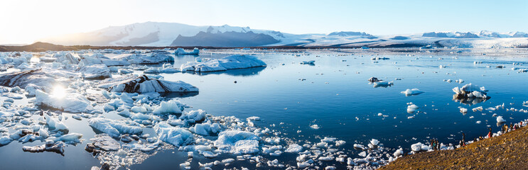 Spectacular glacial lagoon in Iceland with floating icebergs - obrazy, fototapety, plakaty