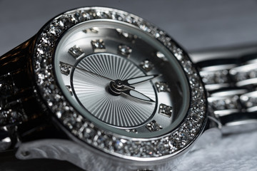 Woman Shiny white gold diamond watch. 