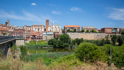 Fototapeta na wymiar Paisaje urbano en Tordesillas, Valladolid
