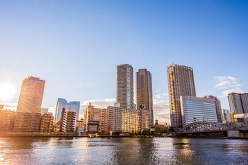 Obraz premium 早朝の高層マンション群 The sky at daybreak in Tokyo, Japan