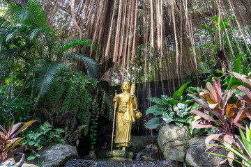 entrance garden to the Golden Mountain Bangkok