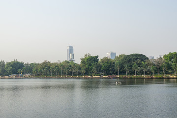 Fototapeta premium bangkok benjakitti park scenery