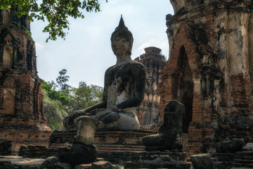 buddhist statues in Wat Mahathat