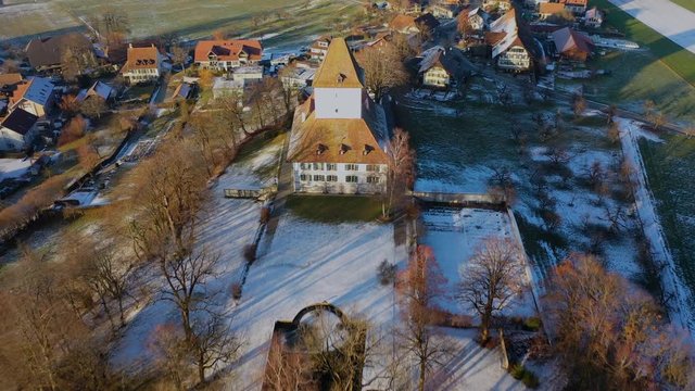 Wegflug Schloss Schlosswil
