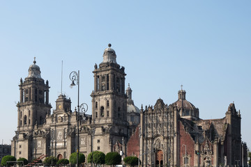 Fototapeta na wymiar old cathedral in mexico city