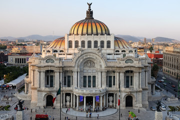 Fototapeta na wymiar A beautiful cultural center in mexico city (Palacio de Bellas Artes)