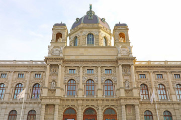Fototapeta na wymiar Kunsthistorisches Museum (Art History Museum) in Marie-Theresien Platz square in Vienna, Austria