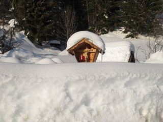 Marterl im tiefschnee