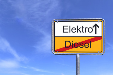 Ortsschild - Ortstafel - Elektro - Diesel - Himmel - Wolken