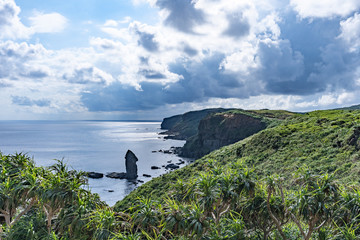 日本最西端の島、与那国の立神岩（たちがみいわ）