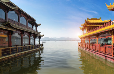 Fototapeta premium West Lake Hangzhou cruise ship
