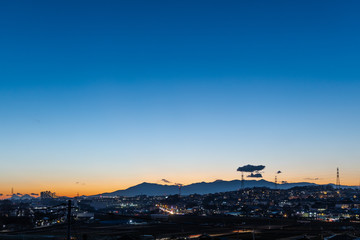 横浜郊外の夕暮れ