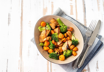Healthy salad with chicken breast and broccoli