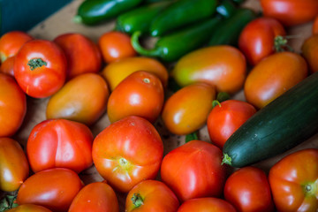 Rote frische Tomaten für deine Speise