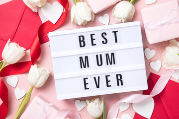 Mother's Day lightbox message with white flowers and hearts