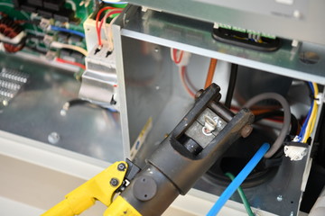 Ratchet Control Crimping Tools with electrical main cable supply for connecting