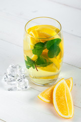 Lemonade. Drink with fresh lemons.