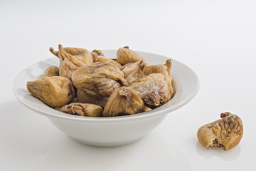fichi secchi ciotola tonda fronte