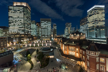 東京駅丸の内口の夜景