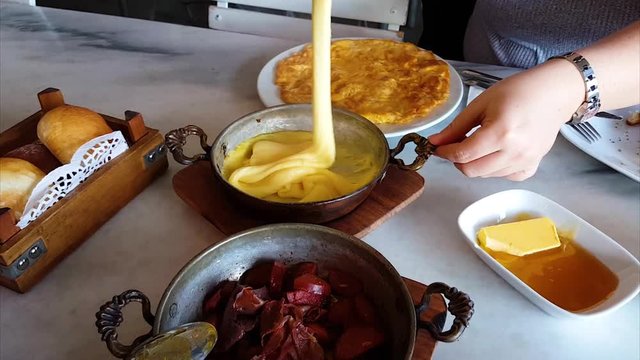 Turkish breakfast table steadicam record, kuymak, pastirma, muhlama and any others