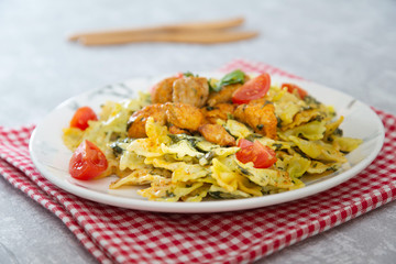 Chicken and spinach pasta with ricotta