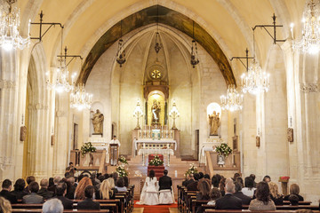 Fototapeta na wymiar Interno della Basilica Nostra Signora di Bonaria a Cagliari