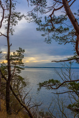 Fototapeta na wymiar Blick auf das Achterwasser von der Halb Insel Gnitz auf Usedom zur blauen Stunde