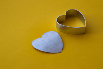 Fototapeta premium heart on yellow background