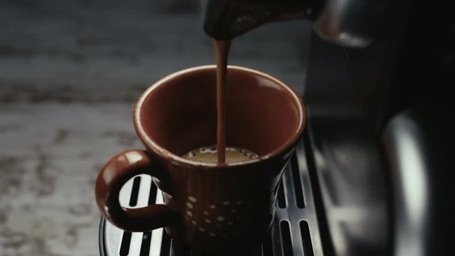 Preapraci&oacute;n caf&eacute; expr&eacute;s en c&aacute;psula con audio