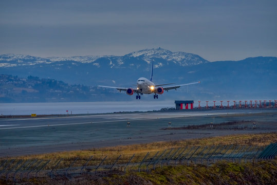 Trondheim Airport, Norway - landing a passenger plane