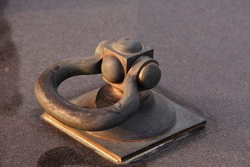  ring on grave of cemetery