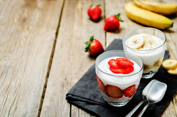 Greek yogurt strawberry and banana parfaits