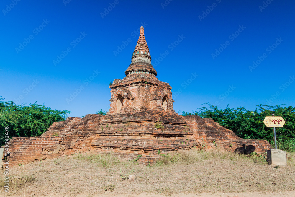 Wall mural small pagoda near dhammayazika pagoda in bagan, myanmar