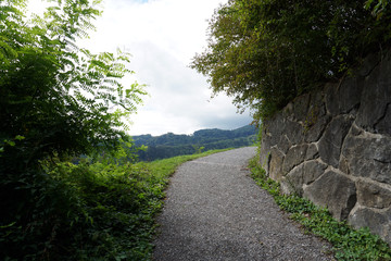 Der Weg ins Dorf