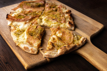 Pinsa romana, original pizza recipe