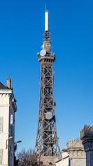 Obraz premium Antenne à Lyon Fourvière