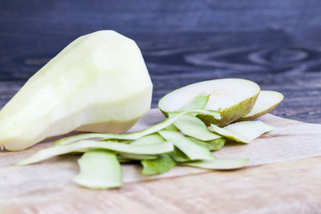 Peeled pear