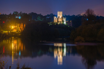 Naklejka premium CAstelo de Almourol ao entardecer.