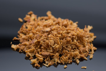 Crispy fried onion flakes