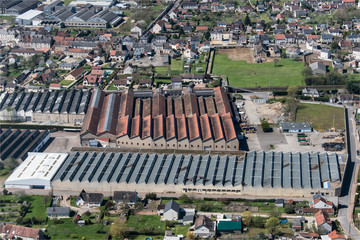 vue aérienne d'une usine à Nevers dans l'Yonne en France