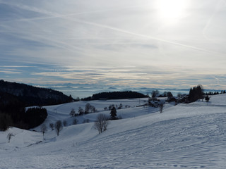 Südschwarzwald im Winter. Gersbach im Berg. Panoramaweg entlang des Berges Rohrenkopf