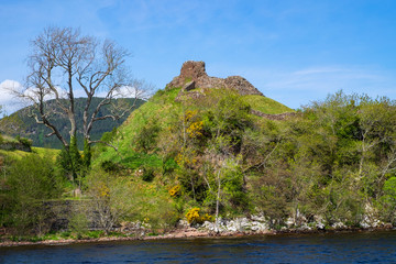 Fototapeta na wymiar Ruine Urquhart am Loch Ness in den schottischen Highlands