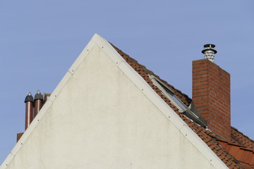 Fototapeta na wymiar Dach, Schornsteine