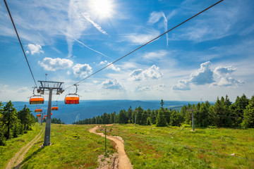 Seilbahnfahrt am Keilberg im Erzgebirge